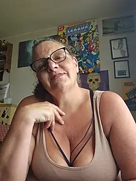 MissQueenBeex online show from 30, 7, 2026