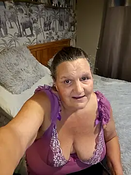 MissQueenBeex online show from 23, 10, 2025