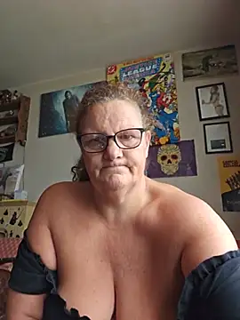 MissQueenBeex online show from 31, 7, 2026