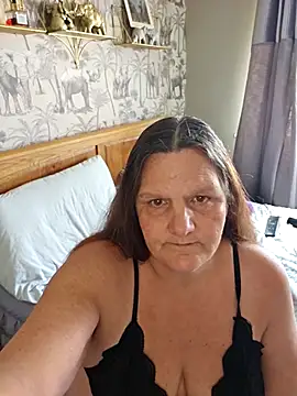 MissQueenBeex online show from 24, 10, 2025