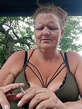 MissQueenBeex online show from 14, 7, 2026