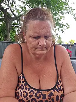 MissQueenBeex online show from 15, 7, 2026