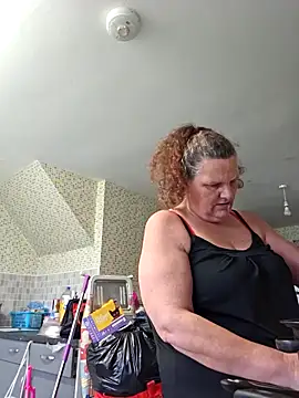 MissQueenBeex online show from 9, 11, 2025