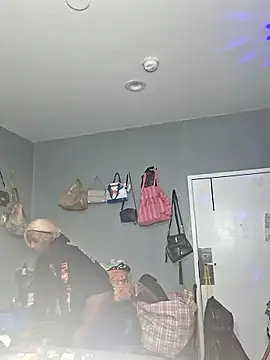 ItsBarbieBitcxxxx69 online show from 15, 11, 2025