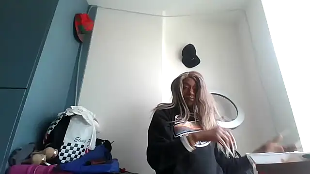 ItsBarbieBitcxxxx69 online show from 11, 2, 2026