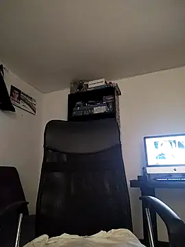 KARINNA  RAVEN online show from 13, 12, 2025