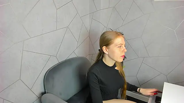 Joann Shermann online show from 22, 3, 2025