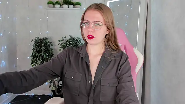 Joann Shermann online show from 25, 11, 2025