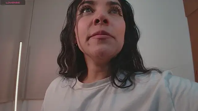 ariana bae  online show from 18, 4, 2026