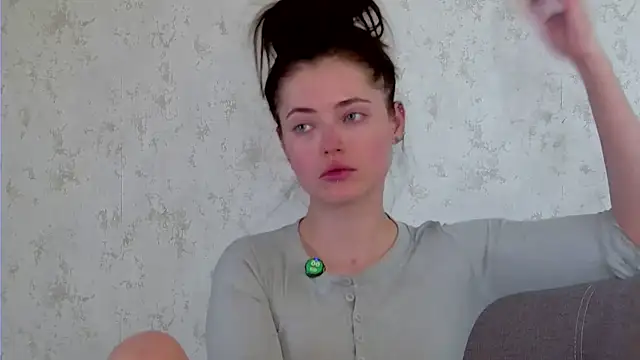 AshleyD  online show from 5, 4, 2026