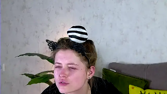 AshleyD  online show from 18, 10, 2025