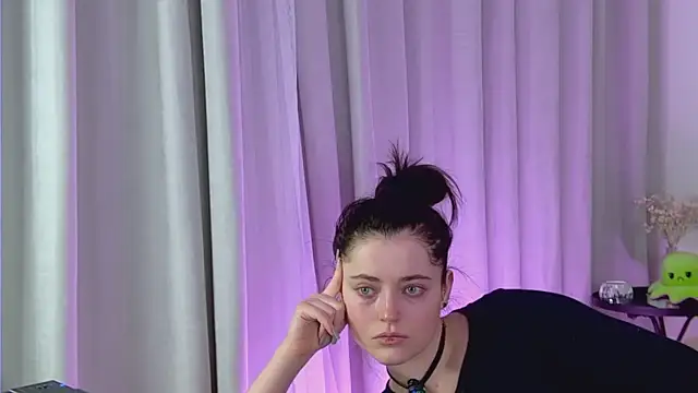 AshleyD  online show from 6, 2, 2026