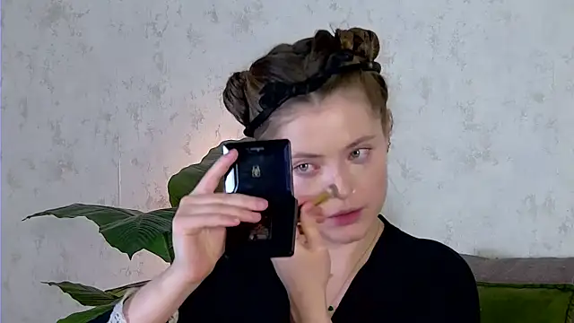 AshleyD  online show from 4, 12, 2025