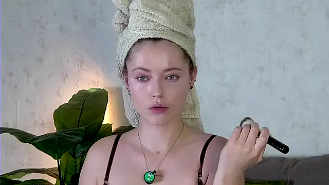 AshleyD  online show from 9, 11, 2025