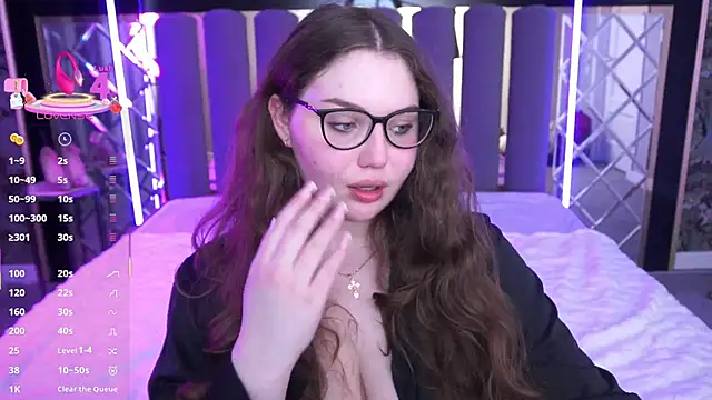LuxSopphia online show from 6, 5, 2026