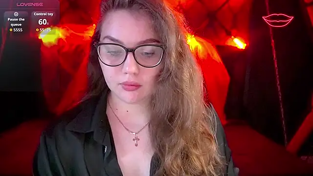 LuxSopphia online show from 8, 11, 2025