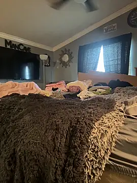 Lilbeezie81 online show from 12, 2, 2026