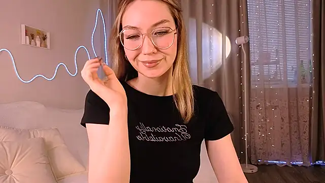 Lilo Sims online show from 10, 11, 2025