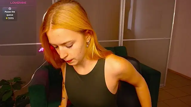 Snapshot of MirandaMayers chatting on 29, 9, 2025 MirandaMayers online show from 29, 9, 2025