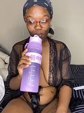 YummyMelanin117 online show from 17, 2, 2026