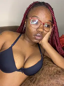 YummyMelanin117 online show from 28, 4, 2026