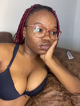 YummyMelanin117 online show from 28, 4, 2026