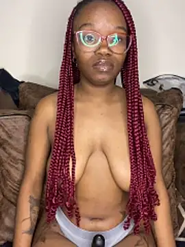 YummyMelanin117 online show from 29, 4, 2026