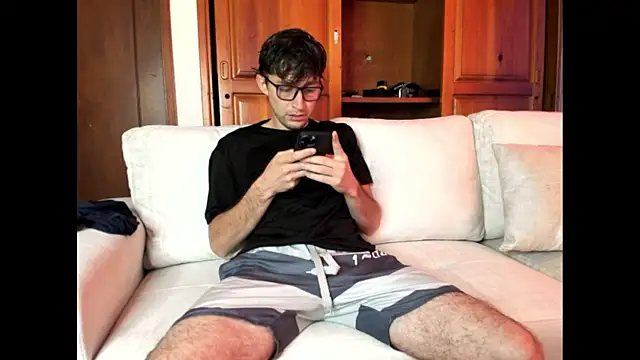 laurent 01 online show from 18, 3, 2025