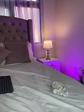 Snapshot of zaraquiinn chatting on 9, 10, 2025 zaraquiinn online show from 9, 10, 2025