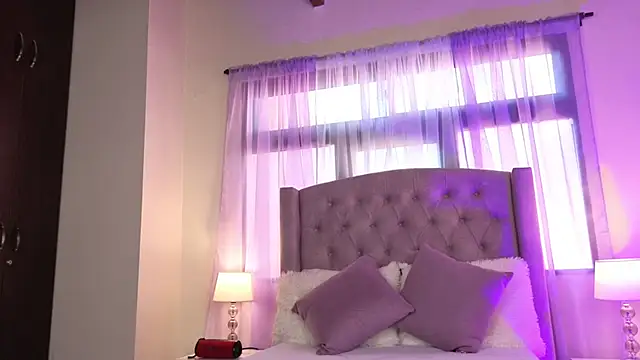 Snapshot of zaraquiinn chatting on 18, 10, 2025 zaraquiinn online show from 18, 10, 2025