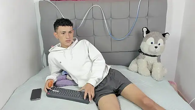 jeims hotboy online show from 11, 7, 2026