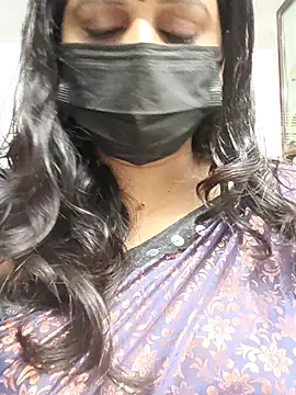 Snapshot of aparna99 chatting on 18, 9, 2025 aparna99 online show from 18, 9, 2025