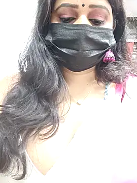 Snapshot of aparna99 chatting on 6, 11, 2025 aparna99 online show from 6, 11, 2025