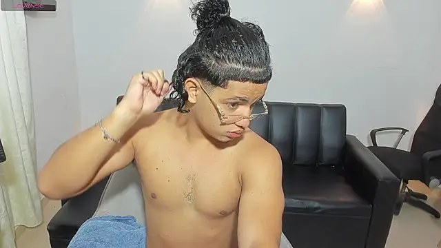 Snapshot of samxx_muscle chatting on 28, 5, 2026 samxx muscle online show from 28, 5, 2026