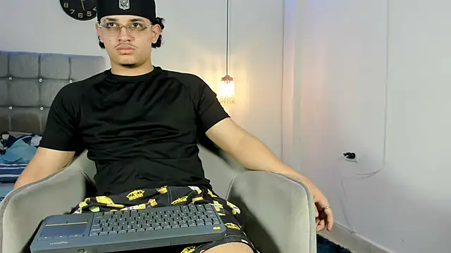 samxx muscle online show from 8, 11, 2025