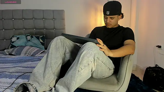 samxx muscle online show from 8, 10, 2025