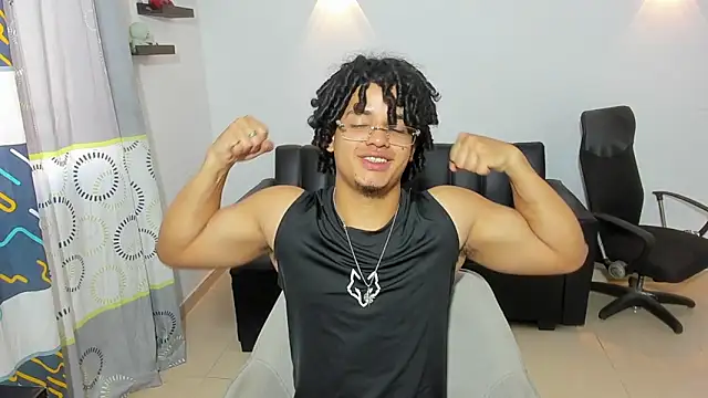 Snapshot of samxx_muscle chatting on 18, 5, 2026 samxx muscle online show from 18, 5, 2026