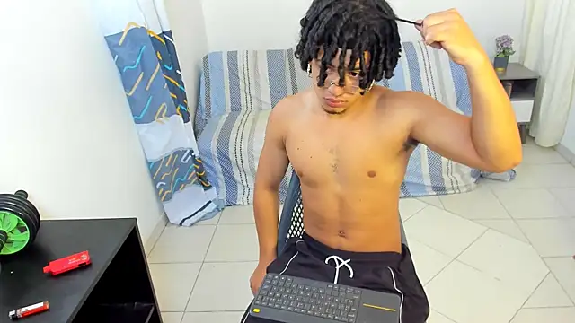 Snapshot of samxx_muscle chatting on 27, 7, 2026 samxx muscle online show from 27, 7, 2026