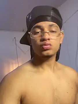 samxx muscle online show from 13, 4, 2026