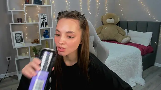 MelanieAlves online show from 11, 2, 2026