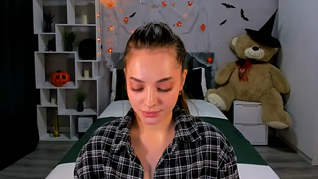 MelanieAlves online show from 13, 10, 2025