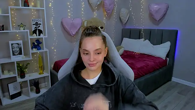 MelanieAlves online show from 13, 3, 2026