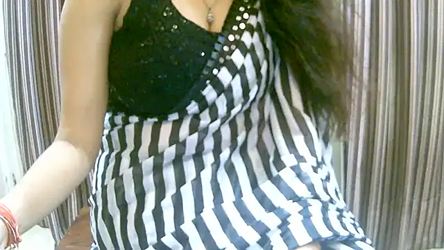 Snapshot of ragini_m_m_s chatting on 4, 10, 2025 ragini m m s online show from 4, 10, 2025