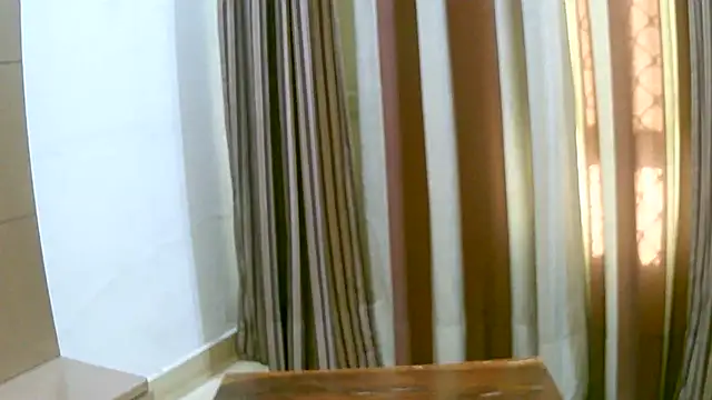 Snapshot of ragini_m_m_s chatting on 3, 10, 2025 ragini m m s online show from 3, 10, 2025