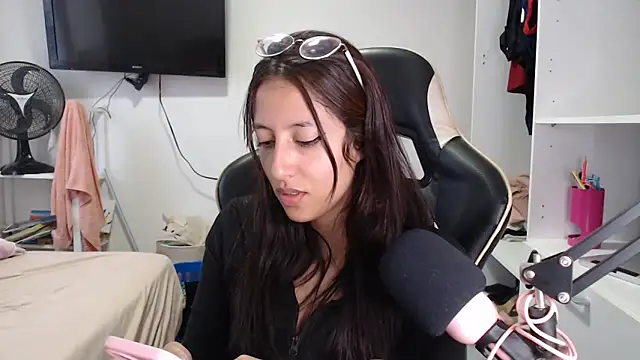 babygirlfree online show from 11, 3, 2026