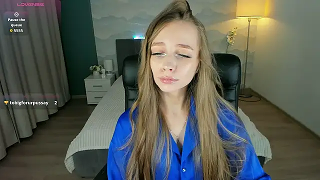 Amy Waynee online show from 22, 9, 2025