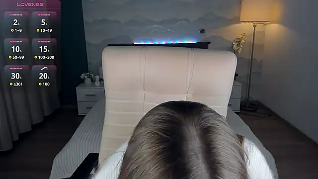 Amy Waynee online show from 17, 9, 2025