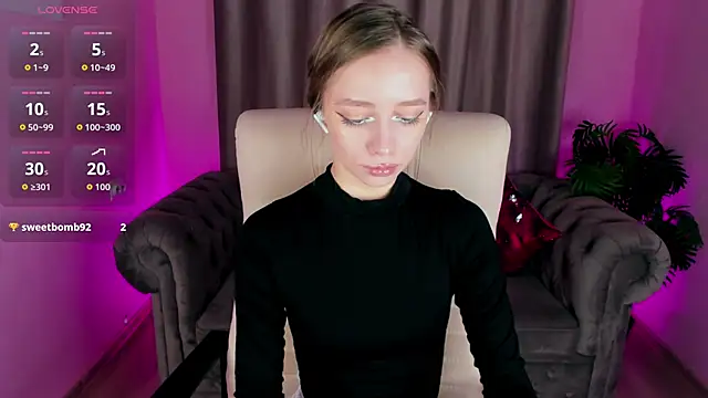 Snapshot of Amy_Waynee chatting on 14, 11, 2025 Amy Waynee online show from 14, 11, 2025