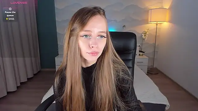 Snapshot of Amy_Waynee chatting on 13, 10, 2025 Amy Waynee online show from 13, 10, 2025