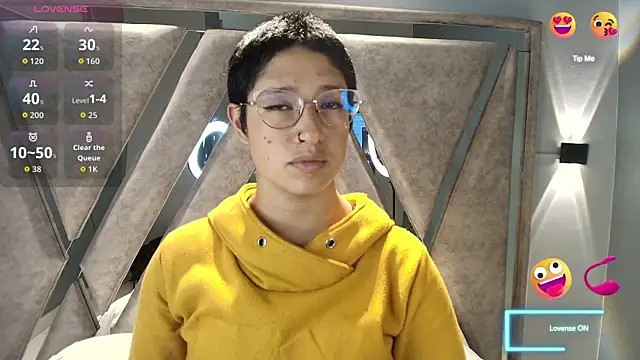 Elaine87  online show from 10, 11, 2025